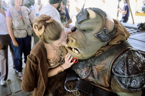 Star-wars-leia-coke-nail2-650x434