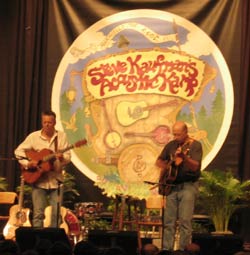 tommy-emmanuel-onstage.jpg
